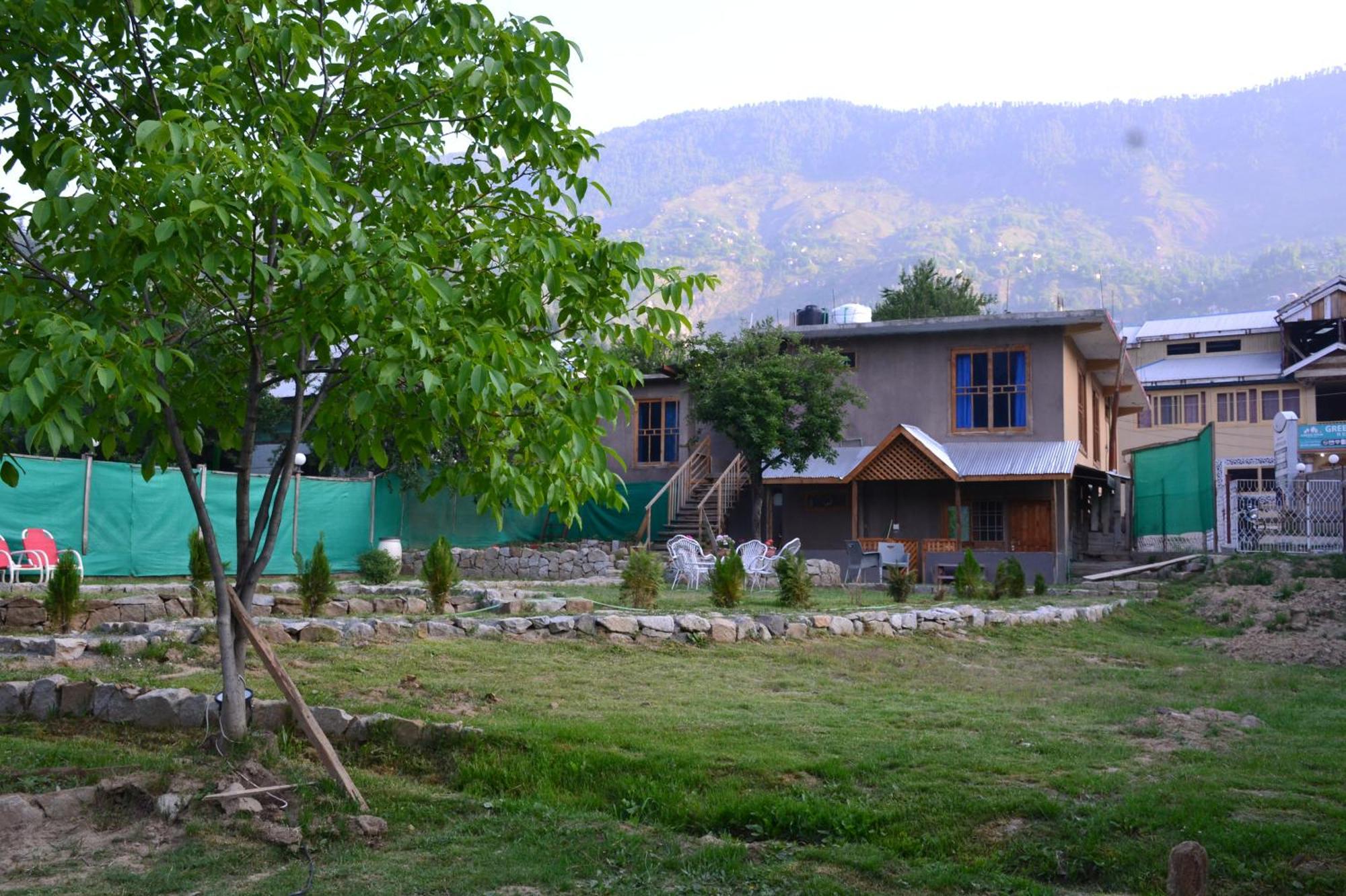 West End Lodges Neelum ภายนอก รูปภาพ