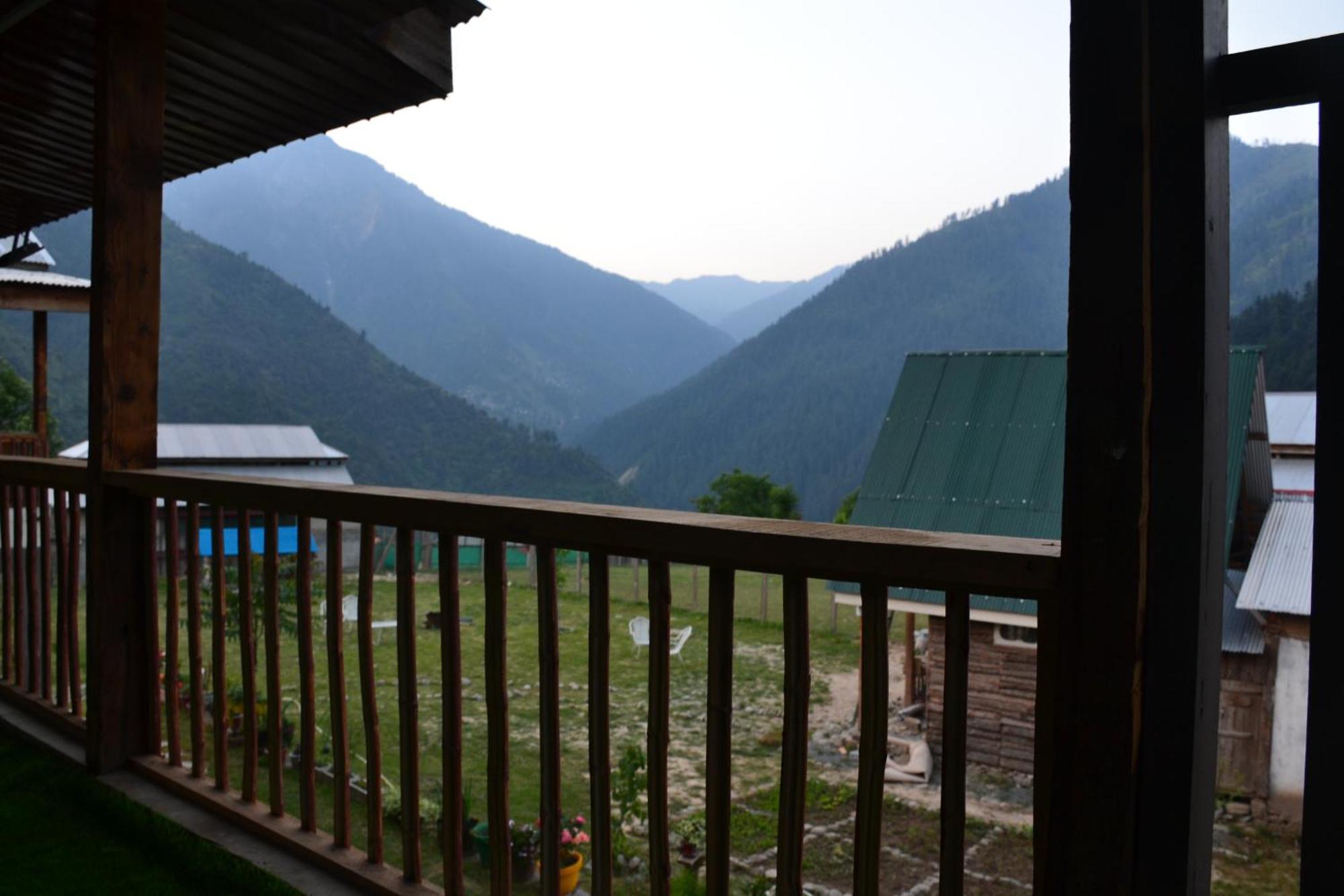 West End Lodges Neelum ภายนอก รูปภาพ