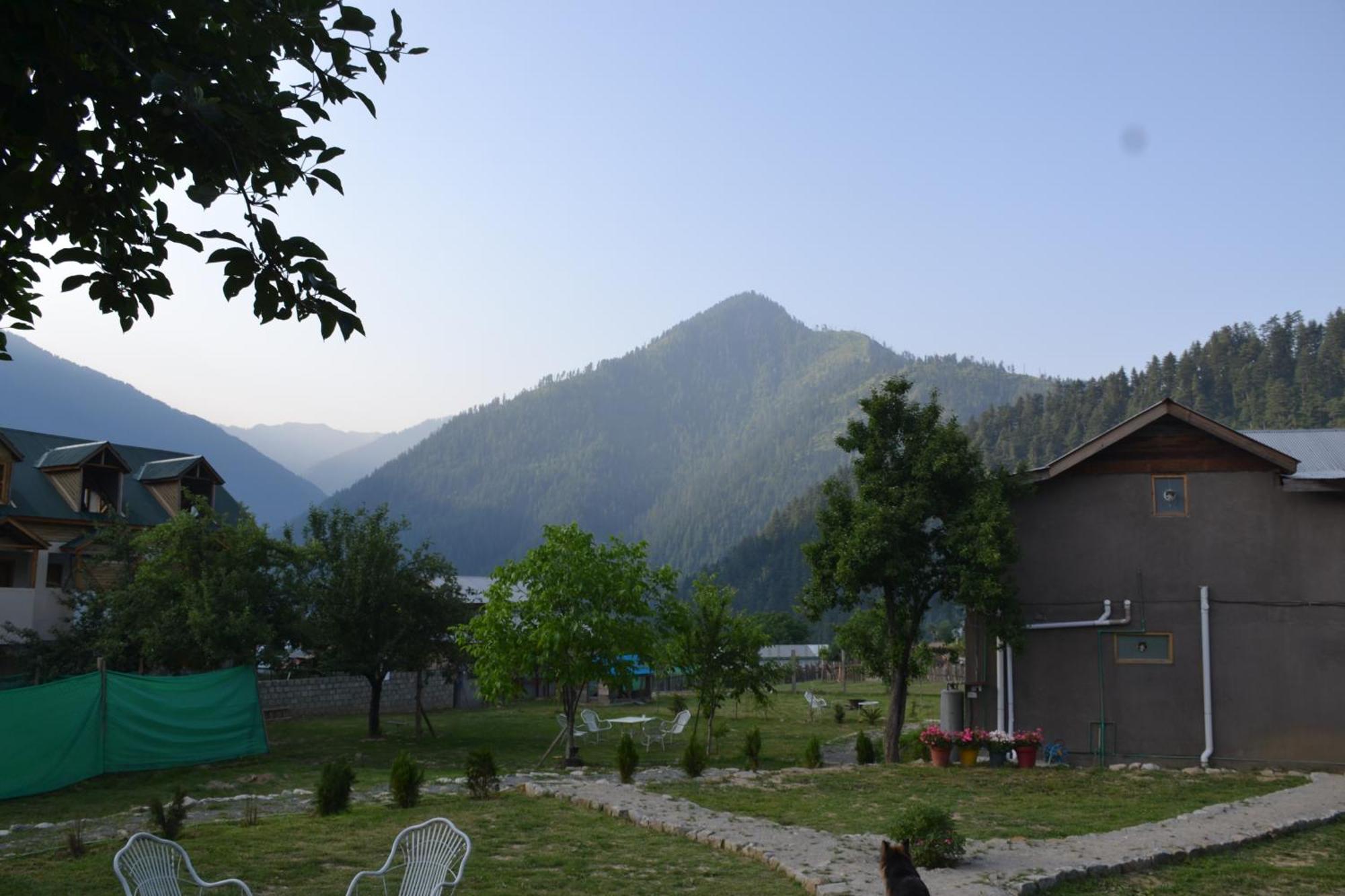 West End Lodges Neelum ภายนอก รูปภาพ