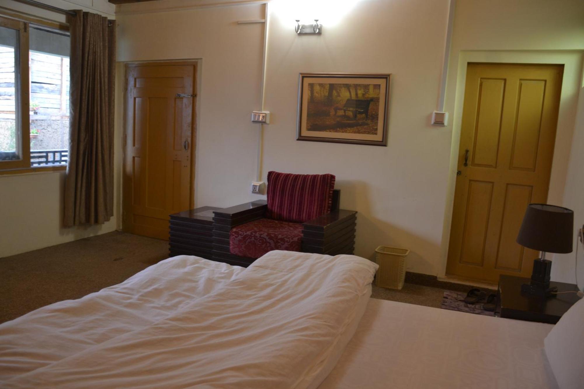 West End Lodges Neelum ภายนอก รูปภาพ