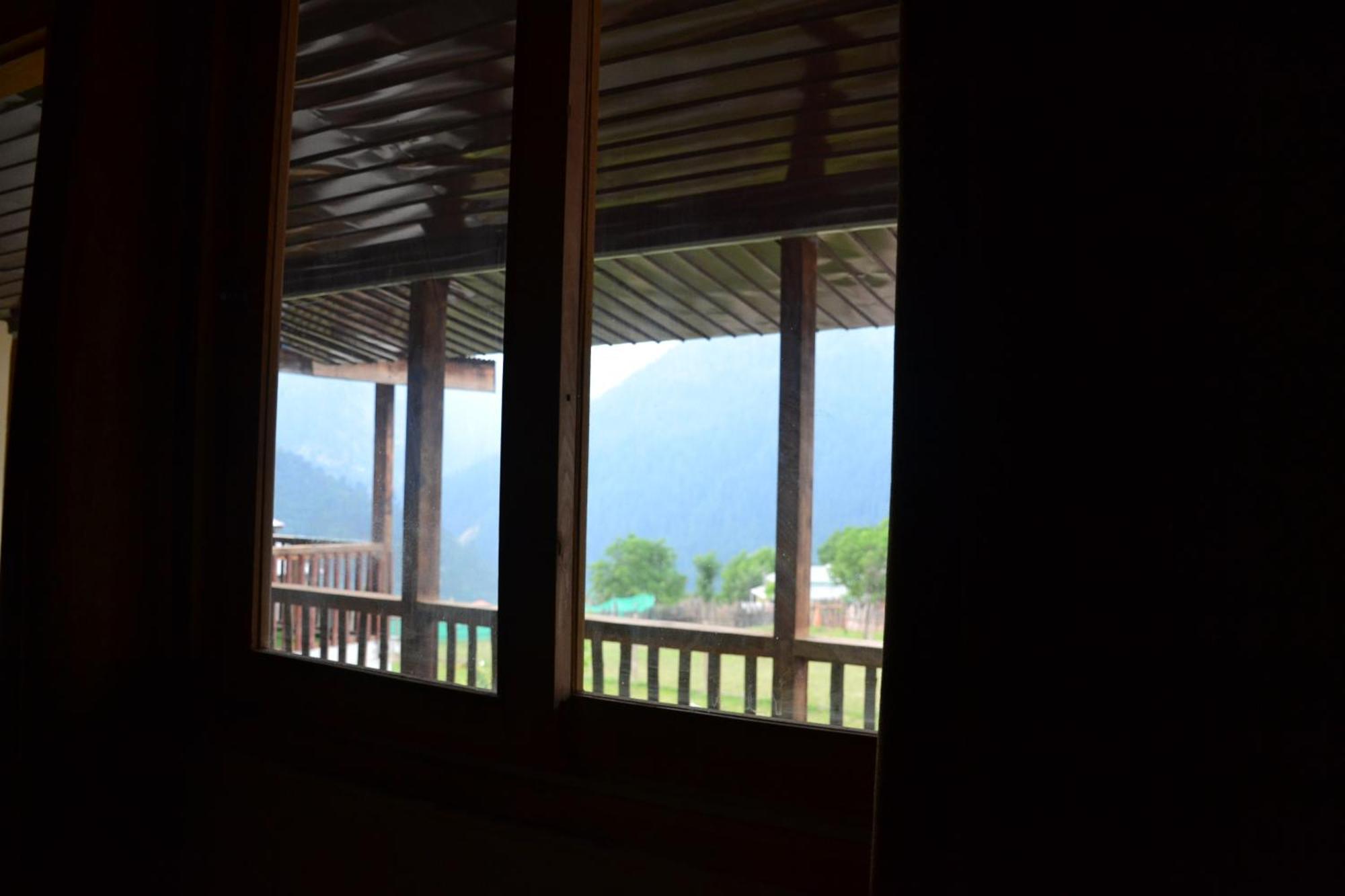 West End Lodges Neelum ภายนอก รูปภาพ
