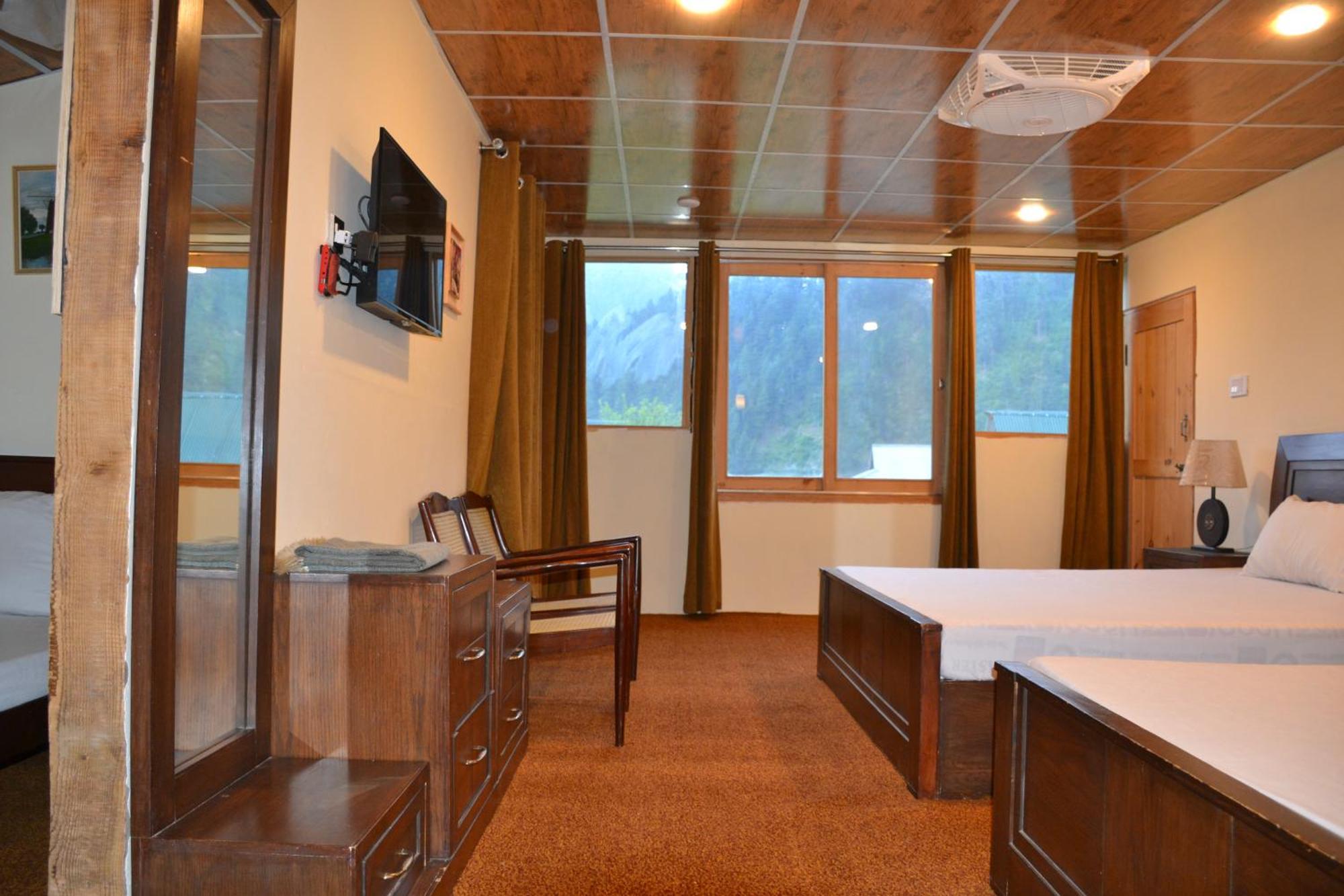 West End Lodges Neelum ภายนอก รูปภาพ
